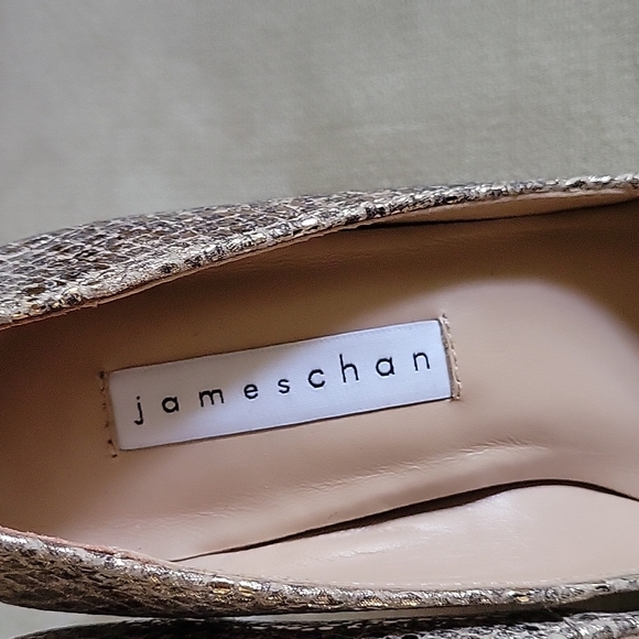 James Chan Women's Pumps - Picture 4 of 7